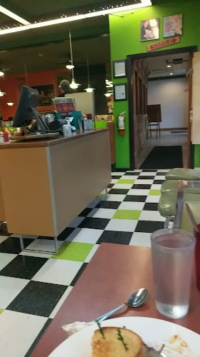 Opinii despre Spoons Diner în Victoria - Hospitality and gastronomy