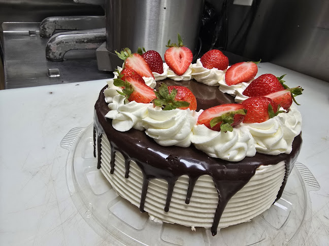 538 Yates Rd, Kelowna, BC V1V 2V1