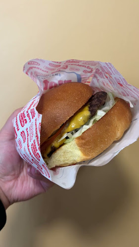 Opinii despre Flat Boy Burgers în Edmonton - Hospitality and gastronomy