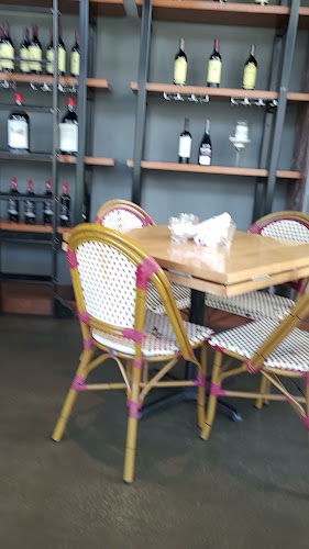 Opinii despre Trattoria Park Royal în West Vancouver - Hospitality and gastronomy