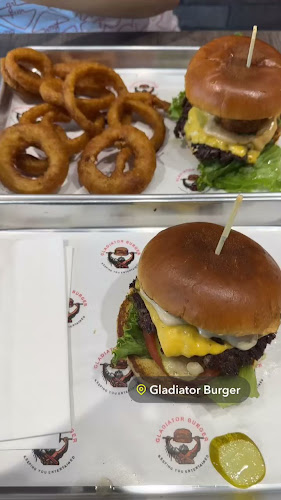 Opinii despre Gladiator Burger Oakville în Oakville - Hospitality and gastronomy