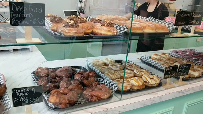 Opinii despre Daddy O Doughnuts & British Baked Goods în Mississauga - Hospitality and gastronomy