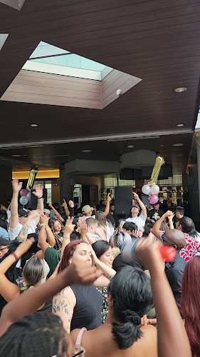 D/6 Bar & Lounge - Vancouver