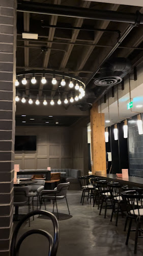 Opinii despre The Wood Tavern în Winnipeg - Hospitality and gastronomy