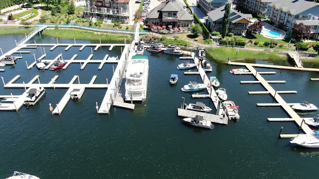 Opinii despre Moose Mulligans Public Eatery în Sicamous - Hospitality and gastronomy