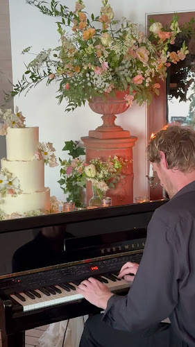 Opinii despre Cake For Breakfast în Kelowna - Hospitality and gastronomy