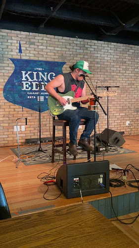 438 9 Ave SE, Calgary, AB T2G 1R1