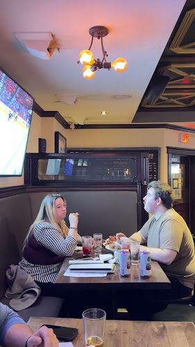 Opinii despre Jamesons Pub - 17th Ave în Calgary - Hospitality and gastronomy