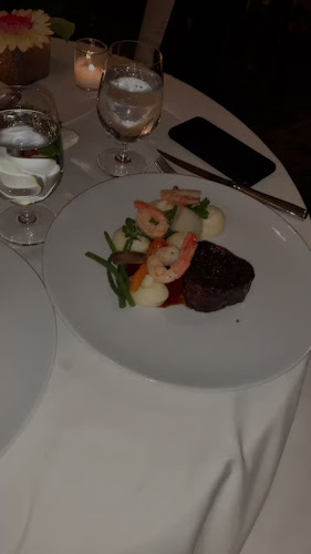 Opinii despre Bacchus Restaurant & Lounge în Vancouver - Hospitality and gastronomy