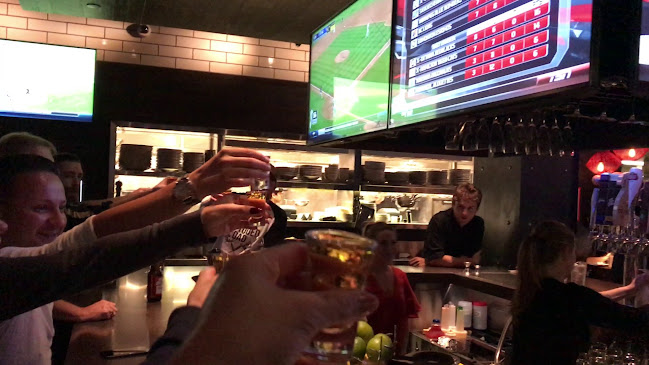 Opinii despre Browns Socialhouse Lower Lonsdale în North Vancouver - Hospitality and gastronomy