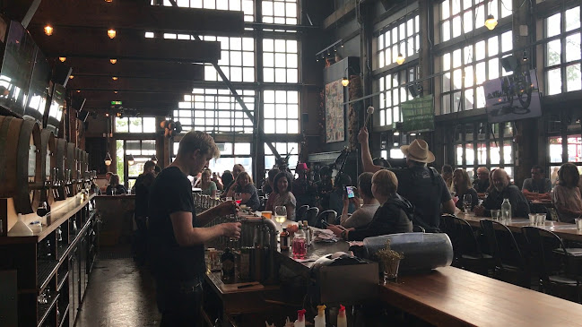 Tap & Barrel • Shipyards - North Vancouver