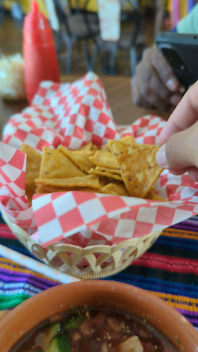 Opinii despre El Puerto de Acajutla în Edmonton - Hospitality and gastronomy