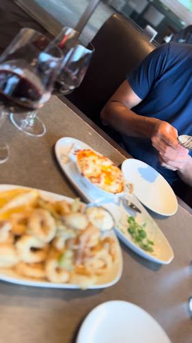 Mano's Restaurant & Lounge - Saskatoon