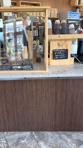 Opinii despre Naked Bean Espresso Bar and Cafe în Regina - Hospitality and gastronomy