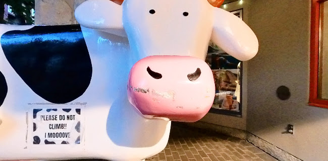 Opinii despre COWS Whistler în Whistler - Hospitality and gastronomy