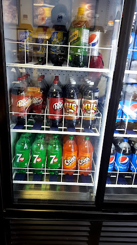 Opinii despre 2 for 1 Family Pizza 🍕 Canarama în Saskatoon - Hospitality and gastronomy