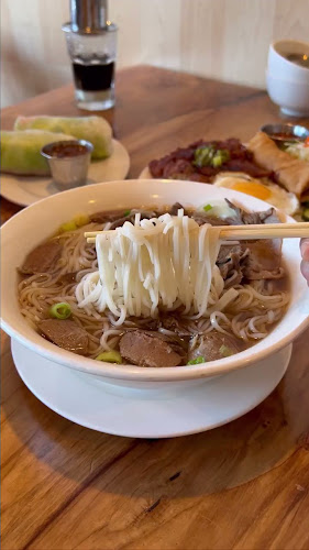 Opinii despre Huong Lan Vietnamese Restaurant în Nanaimo - Hospitality and gastronomy