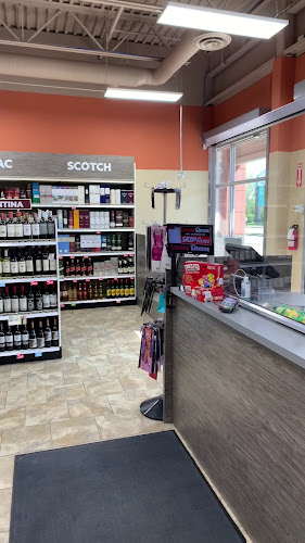 Opinii despre Liquor House - 178 St în Edmonton - Hospitality and gastronomy