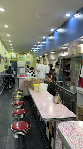 Three Coins Open Kitchen& Breakfast and Lunch - Richmond Hill