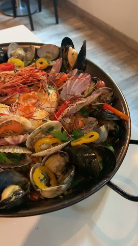 Fanny Bay Oyster Bar & Shellfish Market - Vancouver