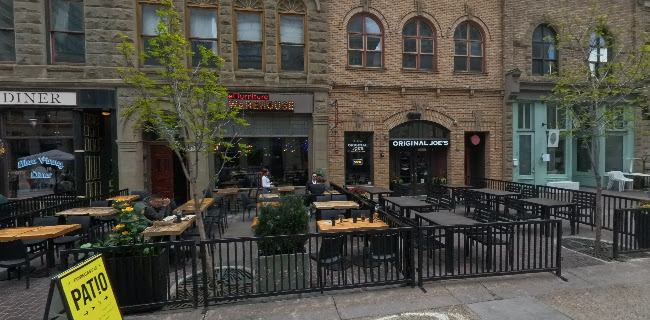 Opinii despre El Furniture Warehouse în Calgary - Hospitality and gastronomy