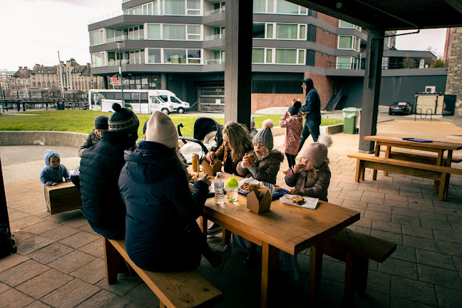 L'Authentique Poutine and Burgers - Hospitality and gastronomy