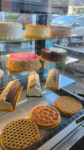 Opinii despre Minoo Cafe bakery în Coquitlam - Hospitality and gastronomy