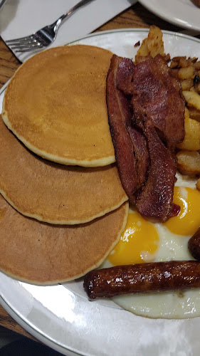 Opinii despre Orchard Family Restaurant (All Day Breakfast) în Mississauga - Hospitality and gastronomy