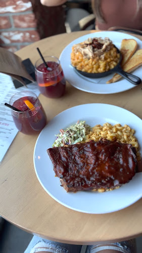 Hub Restaurant - Hospitality and gastronomy