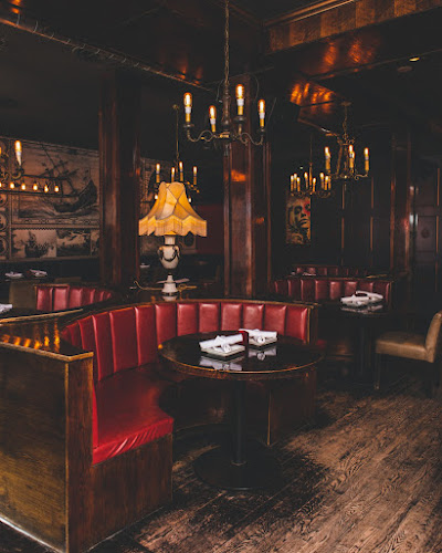 The Waverley Elgin - Hospitality and gastronomy