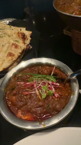 Opinii despre Mirch Masala Authentic Indian Restaurant în Brampton - Hospitality and gastronomy