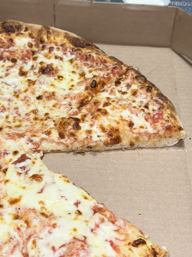 Opinii despre Famo Pizza And Wings în Hamilton - Hospitality and gastronomy