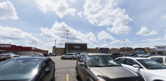 Opinii despre Brar's Trinity Common în Brampton - Hospitality and gastronomy