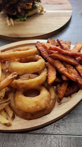 407 Iroquois Shore Rd Unit 4, Oakville, ON L6H 1M3