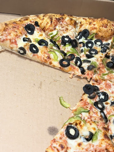 Famo Pizza And Wings - Hamilton