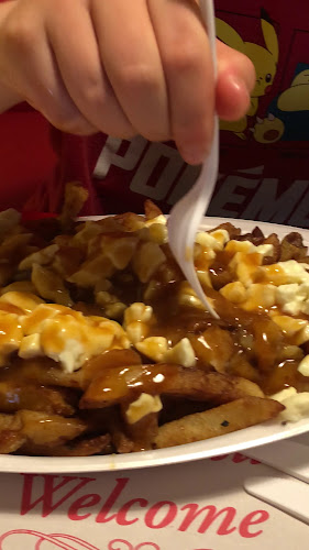 Opinii despre Poutinerie La Belle Province în Orléans - Hospitality and gastronomy
