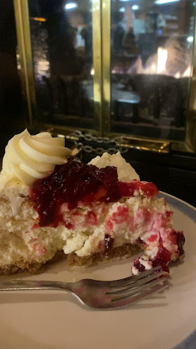 Opinii despre Vi's For Pies în Edmonton - Hospitality and gastronomy