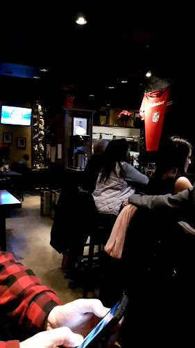 Kettle Valley Public On Main Bar & Grill