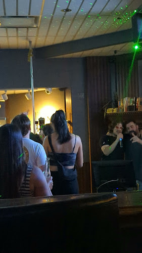 86 Semisch Ave, North Vancouver, BC V7M 3H8