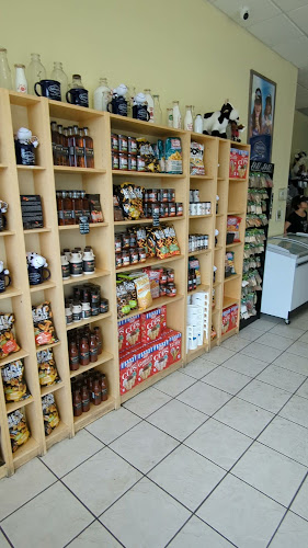 Opinii despre Kawartha Dairy Peterborough în Peterborough - Hospitality and gastronomy