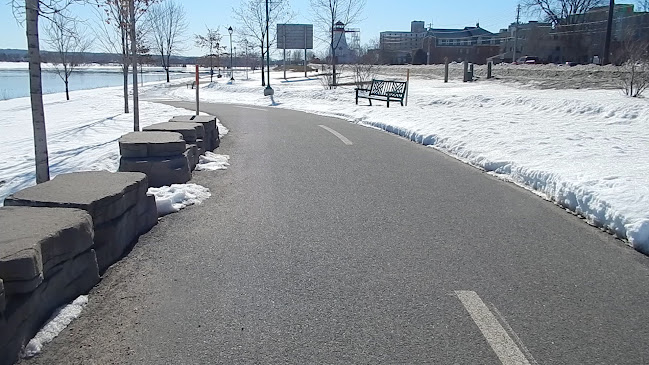 615 Queen St, Fredericton, NB E3B 4Y7