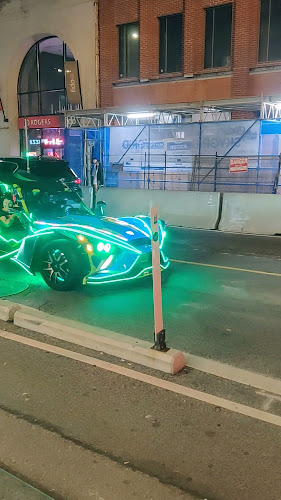 2 Bloor St E, Toronto, ON M4W 1A8