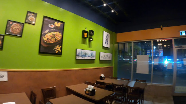 Opinii despre Veggie Planet Vaughan - Vegetarian Indian Pizza, Burger and Street food Restaurant în Woodbridge - Hospitality and gastronomy