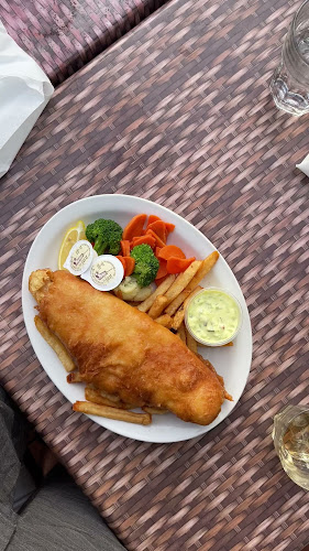 Opinii despre The Boathouse Seafood Restaurant And Waterfront Patio în Belleville - Hospitality and gastronomy