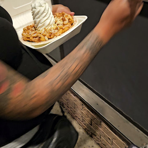 Opinii despre Ice Cream 2 în Kitchener - Hospitality and gastronomy