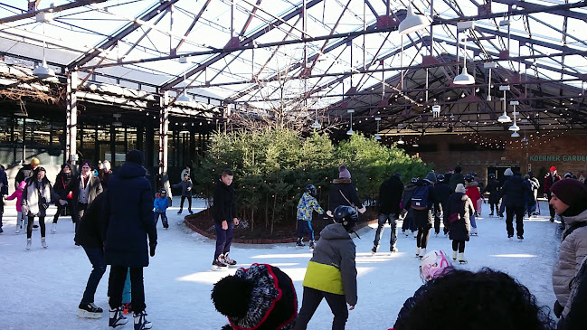 550 Bayview Ave, Toronto, ON M4W 3X8