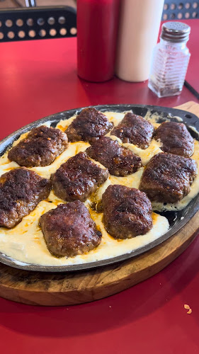 1919 f 31 St SE, Calgary, AB T2B 0S8