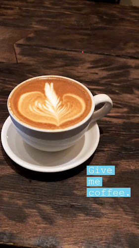 Opinii despre Moodswing Coffee + Bar (Formerly)Old Crow Coffee Co. în New Westminster - Hospitality and gastronomy