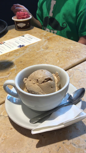Opinii despre D'oro Gelato e Caffè în Vancouver - Hospitality and gastronomy