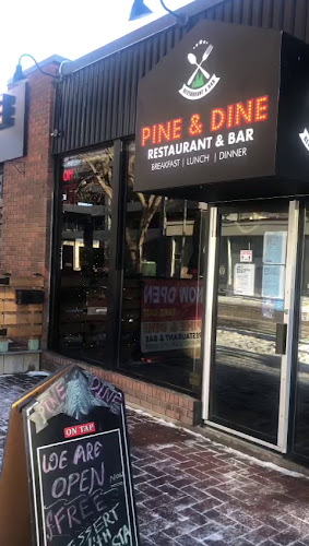 Opinii despre Pine & Dine Restaurant and Bar în Edmonton - Hospitality and gastronomy